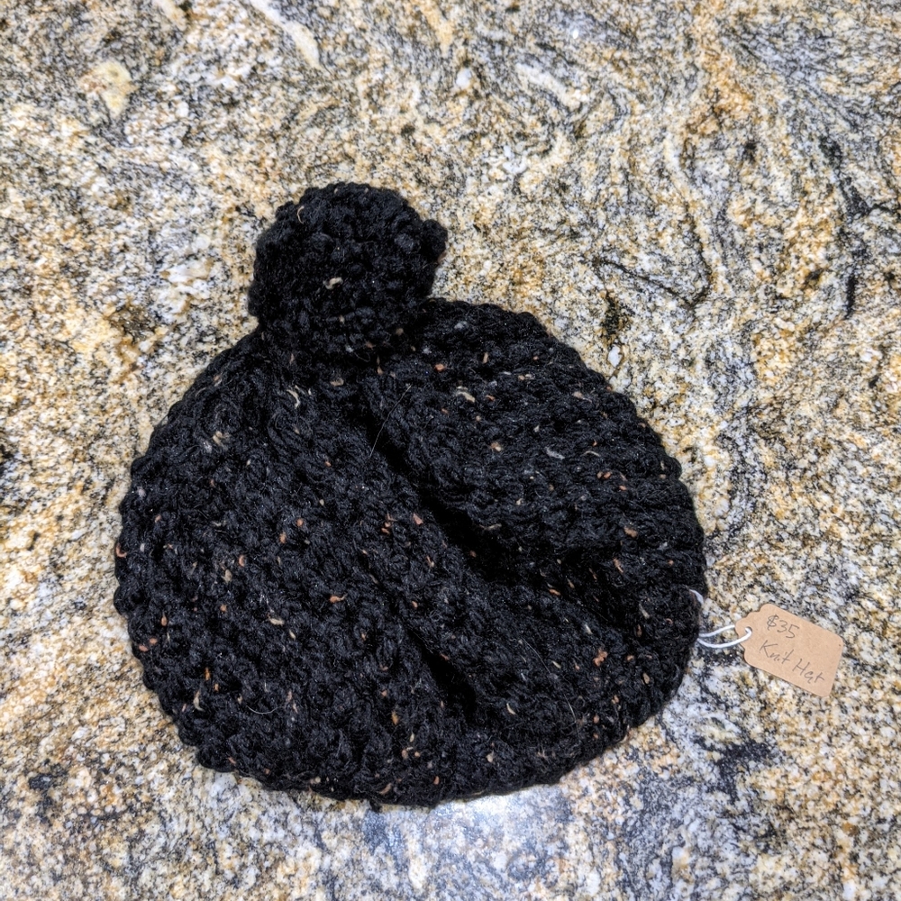 Handmade knitted baret hat